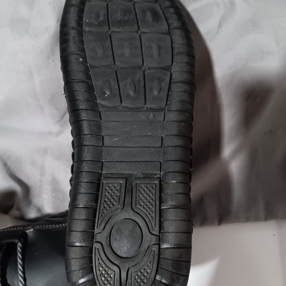 New shoes worn 30 minutes if that I'm an amputee I'm always trying new shoes - Picture 3 of 5